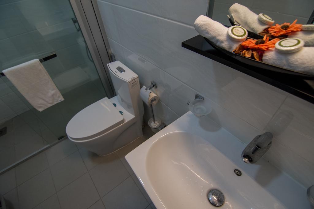 Cozy Sea View Luxury Apartment, Fully Furnished, 2 Bedrooms, 2 Bathrooms Dehiwala-Mount Lavinia Εξωτερικό φωτογραφία